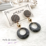 チェックカボションとアクリルリングのピアス     ＊ダークグリーン＊