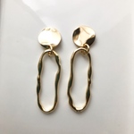 ゴールド×ゆがみフープ ピアス