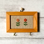 花の刺繍のキーフック  大
