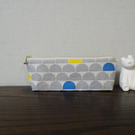 サカナの鱗みたいな模様ペンケース◇グレー
