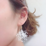 かすみ草ピアス