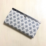 モロッカン風花柄の長財布