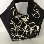 ☆オーダー品【送料無料】しかく底の手さげトート☆黒地＊花&黒帆布
