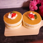 ホットケーキひょっこり苺クリーム 手作りスクイーズ おにぎり工房