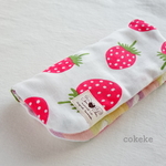 🍓 かわいい♪ いちご♡ 🍓 ふわっふわの8重ガーゼ ハンカチ 20cm  ⚠️タグが異なります。