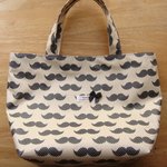 ★ミニラミネートバッグ＊フォトプロップスひげ柄が可愛い☆ベージュ ★