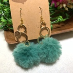 ファーの大ぶりピアス・イヤリング♡(グリーン)