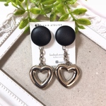 フェイクレザー×シルバーピアス