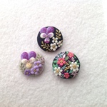 リネンと羊毛と小花刺繍のヘアゴム or ブローチ