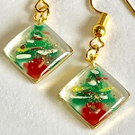 ホワイトクリスマスツリーレジンピアス