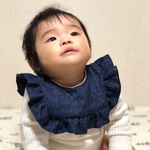 つけ襟風フリル四角スタイ
