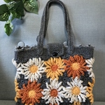 (sale)42.（値下げ）花モチーフ（オレンジ・イエロー）のニットバッグ