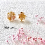 バラの花びらサークルピアス Sサイズ