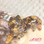 金の手のネコちゃん オルゴナイト 