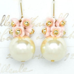 お花とパール・ピアス（ピンク）