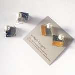 clear✖️cotton pearls✖️wire(navy/yellow) の耳飾り