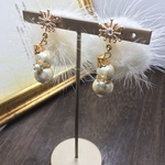 ミンクファー&バケツ帽子の雪だるまピアス （gold）