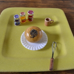 あんぱんブローチ