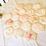 ✧*。素敵な薔薇の✩スカラップキルト✩タペストリー☆マット✧*。