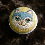 刺しゅう　 猫　マカロン缶　ピルケース＃猫