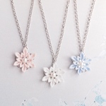 雪の結晶のネックレス ＊つまみ細工＊