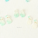 ほんのりミントな雪だるまのイヤリング、ピアス(両耳用)