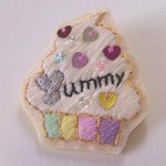 【Yummyソフトクリーム】▼刺繍ワッペンブローチ▼
