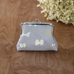 ふっくら♫北欧風のちょうちょがいっぱい　ガマ口財布★マチ付き　グレー