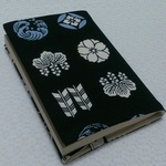 ブックカバー　文庫用  家紋・黒