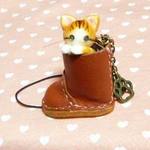 にゃんこのしっぽ○レザーブーツのストラップ〇茶とら白猫2 
