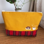 刺繍入り大きめポーチ