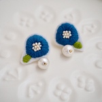 北欧 刺繍 パール イヤリング ピアス