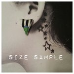 ◆レトロ三角◆刺繍ピアス