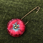  芙蓉の花のストールピン　（チェコガラスボタン） 