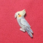 おかめインコのブローチ(グレー)