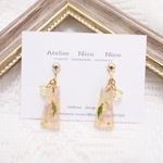 花びらのレジンピアス・イヤリング