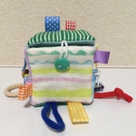 優しいカシャカシャ★布おもちゃ★サイコロボール