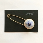 一輪のビオラのストールピン /みやびの刺繍