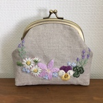 刺繍のがま口ポーチ クレマチス