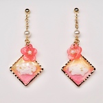 白イノシシと梅のお花のピアス／イヤリング