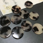 高品質 べっ甲 柄 パーツ 穴あり   18mm