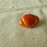 陶土のバターロールbrooch