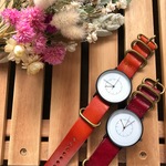 【クリスマスギフトに♪】本革が肌に馴染む レザーペアウォッチ　腕時計 メンズ レディース　レッド×オレンジ　刻印可能♪