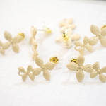 New！６個★マットゴールドのお花のピアス土台　２連