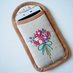 花束の刺繍　スマボ・ケース