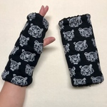 《おかしゃる様専用》とら虎トラ柄(ブラック)とシープボアのハンドウォーマー/指なし