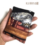 本棚の猫カードケース