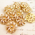 ■再販■大■8個入■20mm■ビンテージボタン (ゴールドお花柄スカシ)　 [259-20] アクセサリーに!