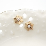 ※送料無料※雪の結晶ピアス・イヤリング 