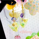 【薄檸檬白ラメ 小花格子柄】折り鶴と【黄】唐草玉&キャンディビーズの和ピアス